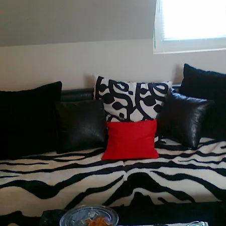 Car 19 Apartment