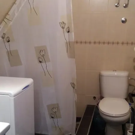 Car 19 Apartment *